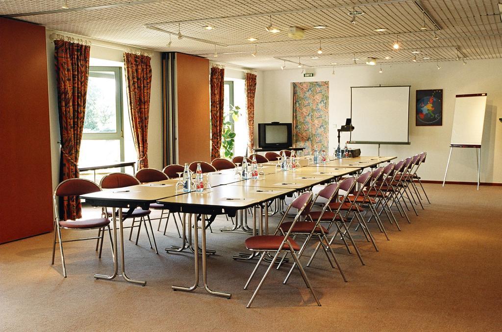 Hotel Restaurant La Tour Romaine - Haguenau - Strasbourg Nord Schweighouse-sur-Moder Exterior foto